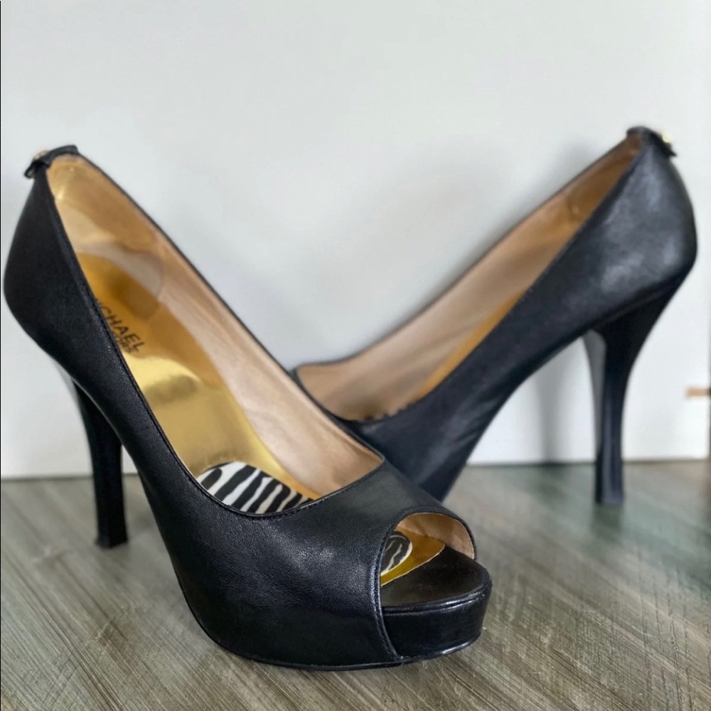 Black Leather Michael Kors Peep Toes Platform Pump